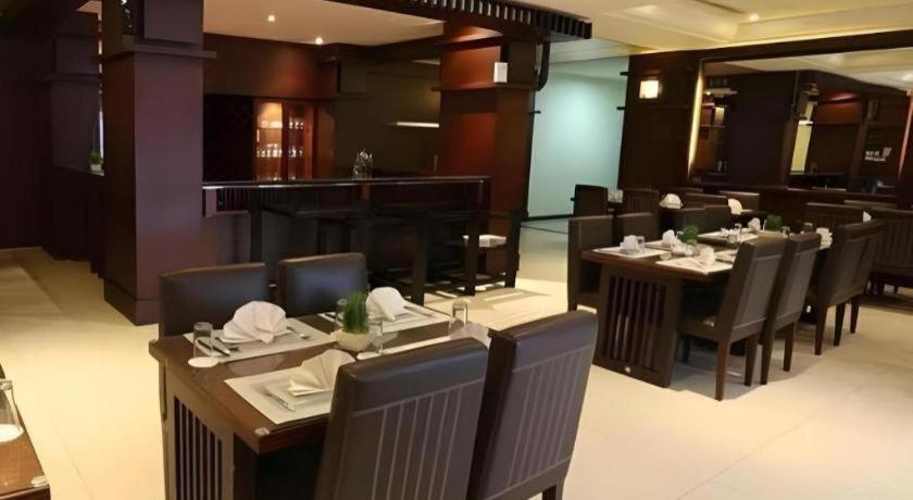 塔拉坎广场酒店 打拉根 外观 照片